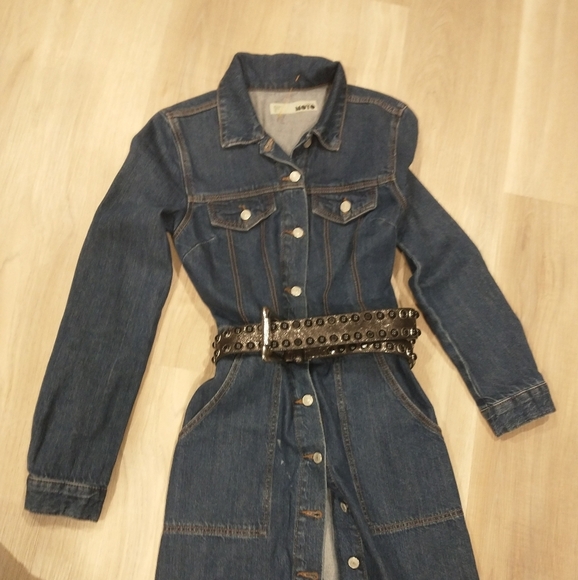 Playful fun Jean Coat or Dress & removable faux fur collar & leather guess belt - Picture 8 of 10